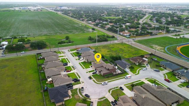 2015 Chesapeake Bay Dr, Portland, TX 78374