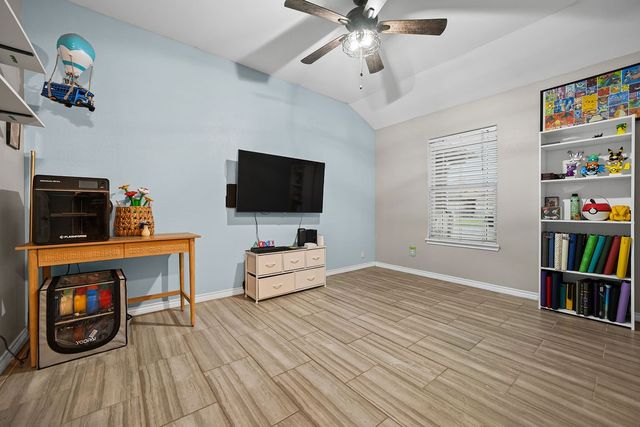 2015 Chesapeake Bay Dr, Portland, TX 78374