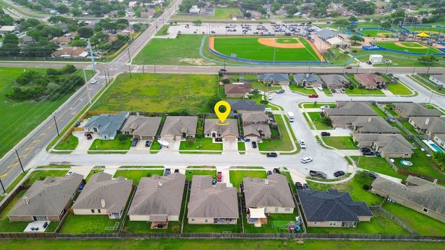 2015 Chesapeake Bay Dr, Portland, TX 78374