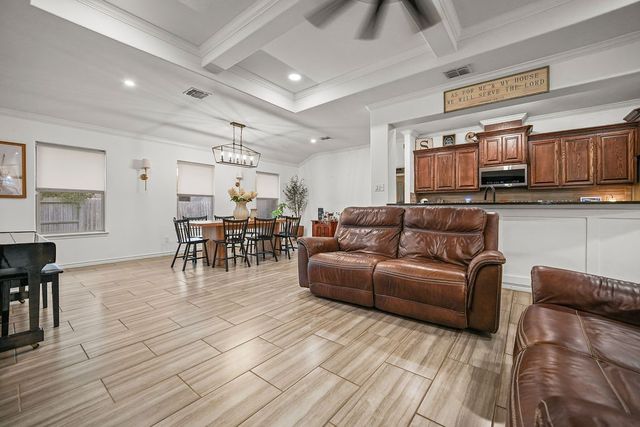 2015 Chesapeake Bay Dr, Portland, TX 78374
