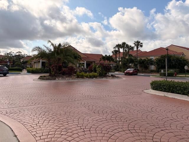 5661 Riverside Drive 203b7, Coral Springs, FL 33067