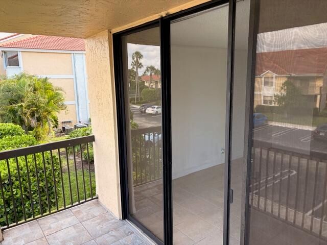 5661 Riverside Drive 203b7, Coral Springs, FL 33067