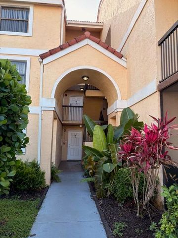 5661 Riverside Drive 203b7, Coral Springs, FL 33067