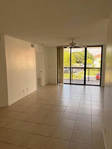 5661 Riverside Drive 203b7, Coral Springs, FL 33067