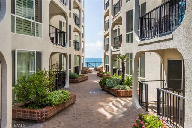 565 Esplanade 202, Redondo Beach, CA 90277