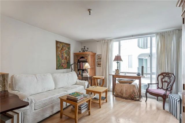 565 Esplanade 202, Redondo Beach, CA 90277