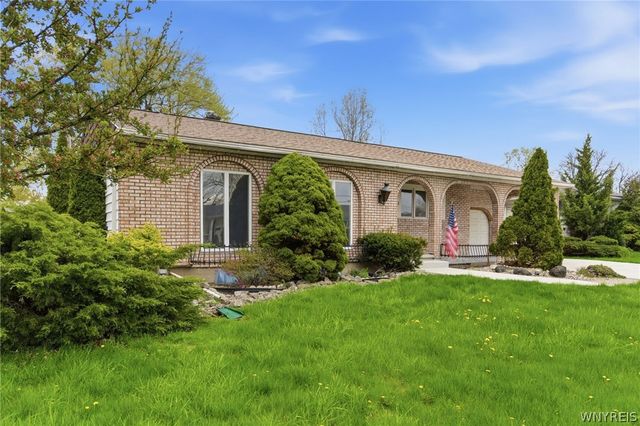 18 Idlewood Drive, Tonawanda, NY 14150