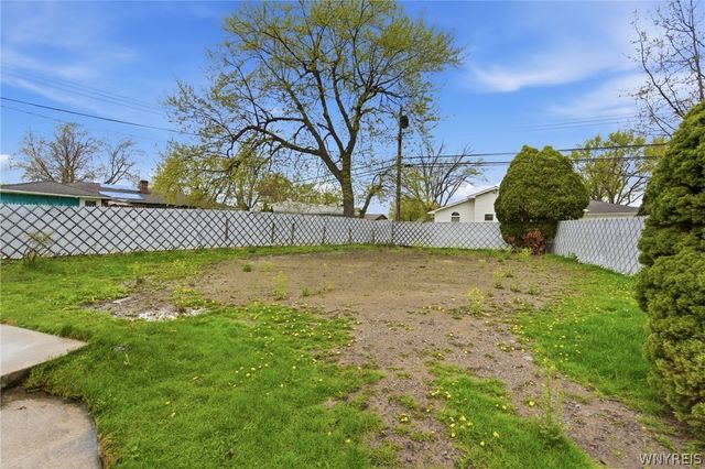 18 Idlewood Drive, Tonawanda, NY 14150
