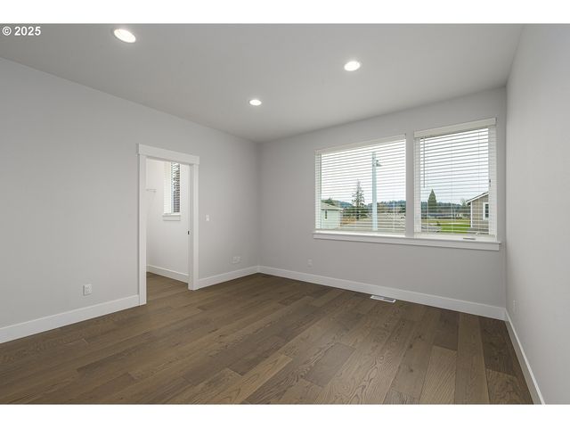 15241 Se TOWERS Ter, Milwaukie, OR 97267