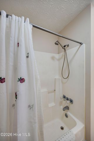 223 Lakemere Drive, New Bern, NC 28562