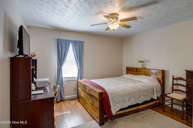 223 Lakemere Drive, New Bern, NC 28562