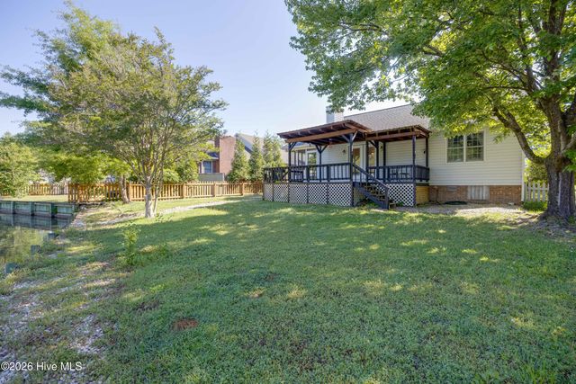 223 Lakemere Drive, New Bern, NC 28562