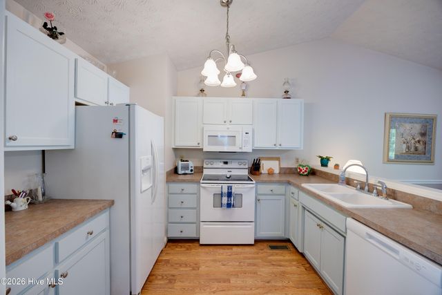 223 Lakemere Drive, New Bern, NC 28562