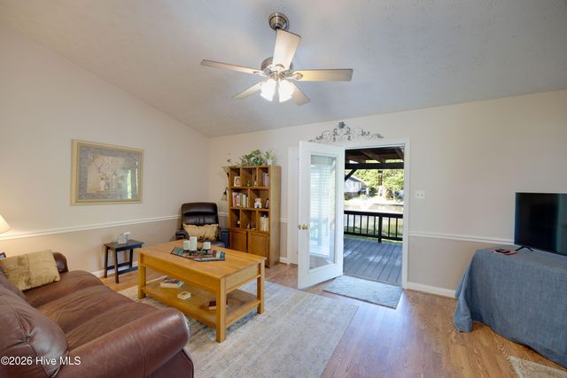 223 Lakemere Drive, New Bern, NC 28562