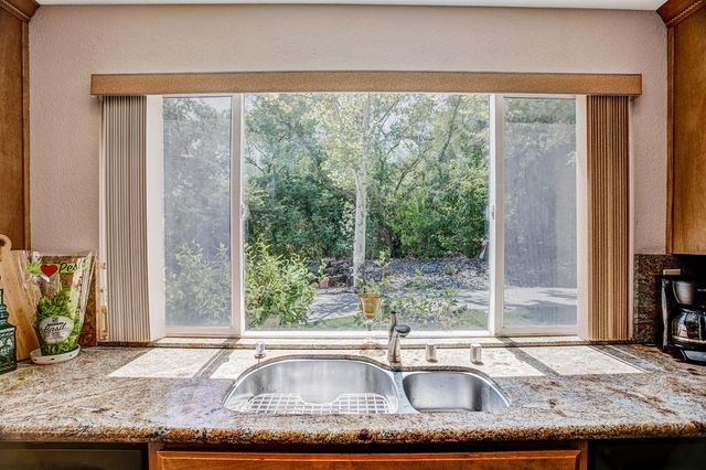 6444 Sylvan Rd, Citrus Heights, CA 95610