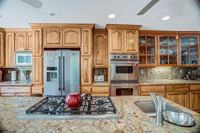 6444 Sylvan Rd, Citrus Heights, CA 95610