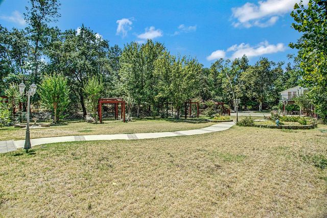 6444 Sylvan Rd, Citrus Heights, CA 95610