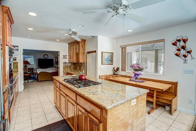 6444 Sylvan Rd, Citrus Heights, CA 95610