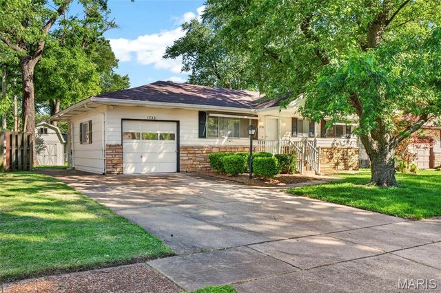 1730 Crosby Lane, Florissant, MO 63031