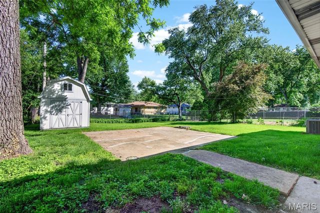 1730 Crosby Lane, Florissant, MO 63031