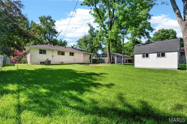 1730 Crosby Lane, Florissant, MO 63031