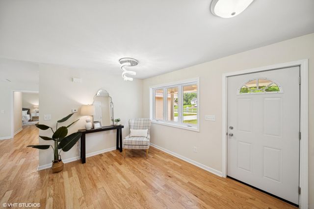 9102 W Valley Court, Michigan City, IN 46360