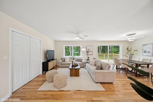 9102 W Valley Court, Michigan City, IN 46360