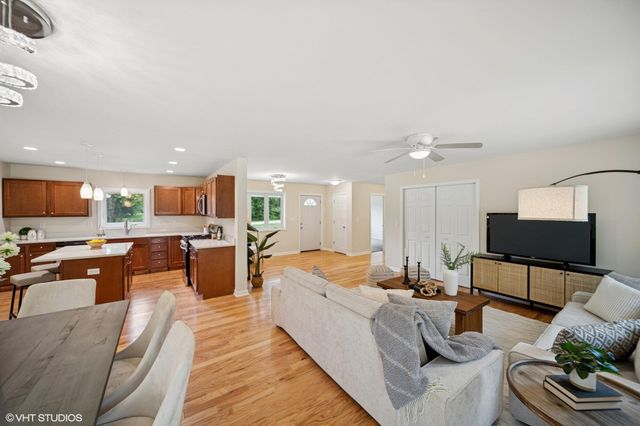 9102 W Valley Court, Michigan City, IN 46360