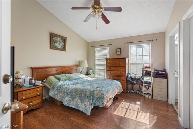 1138 Ledgestone Drive, Wadsworth, OH 44281