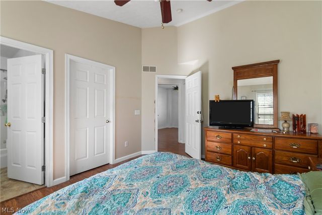 1138 Ledgestone Drive, Wadsworth, OH 44281