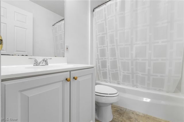 1138 Ledgestone Drive, Wadsworth, OH 44281