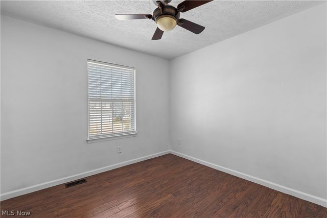 1138 Ledgestone Drive, Wadsworth, OH 44281