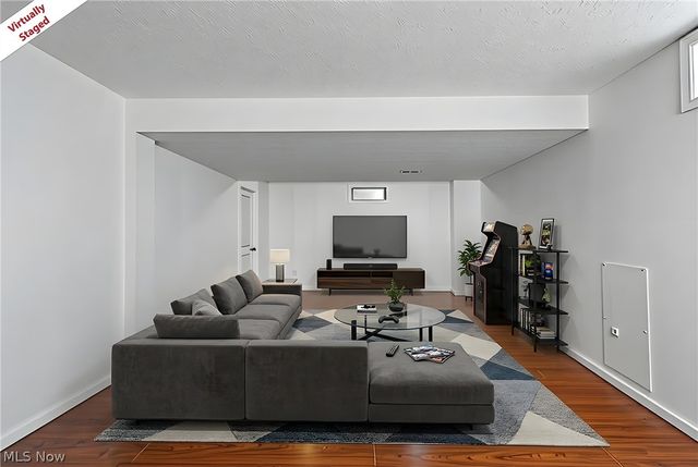 1138 Ledgestone Drive, Wadsworth, OH 44281