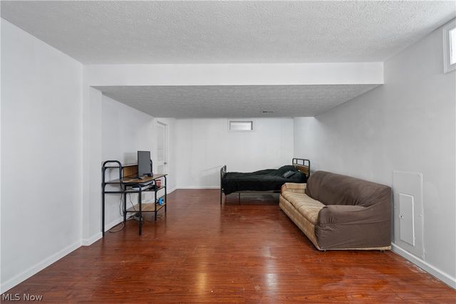 1138 Ledgestone Drive, Wadsworth, OH 44281