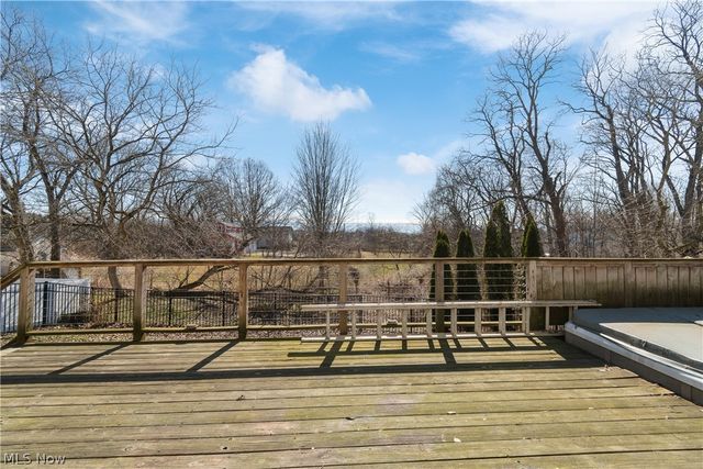 1138 Ledgestone Drive, Wadsworth, OH 44281