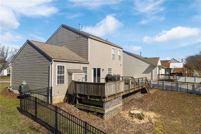 1138 Ledgestone Drive, Wadsworth, OH 44281