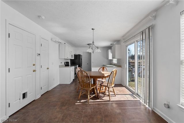 1138 Ledgestone Drive, Wadsworth, OH 44281