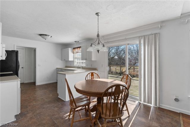 1138 Ledgestone Drive, Wadsworth, OH 44281