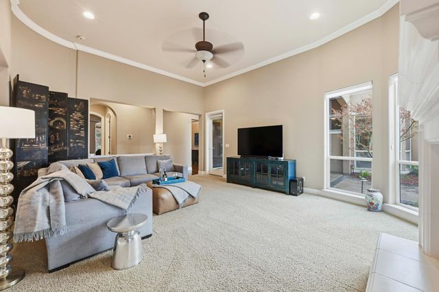 8720 Oakmere Ct, Roseville, CA 95747