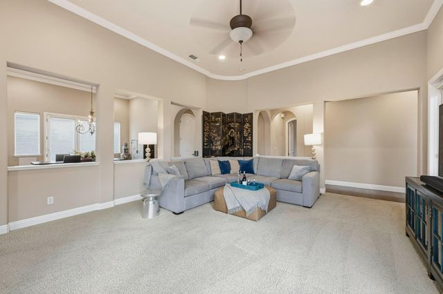 8720 Oakmere Ct, Roseville, CA 95747