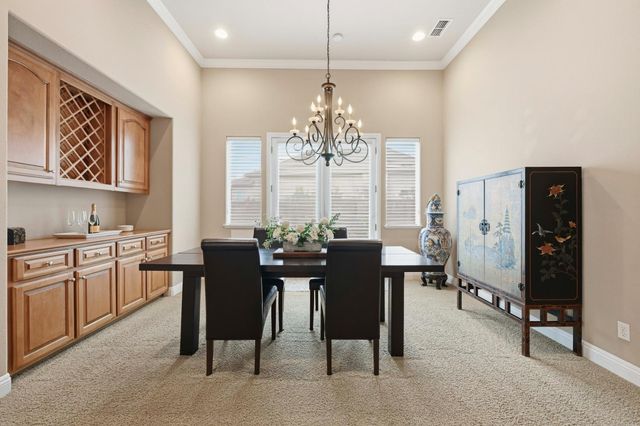 8720 Oakmere Ct, Roseville, CA 95747