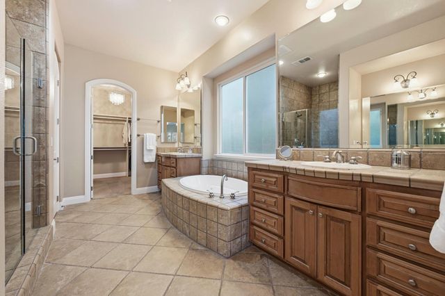 8720 Oakmere Ct, Roseville, CA 95747