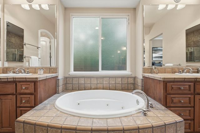 8720 Oakmere Ct, Roseville, CA 95747