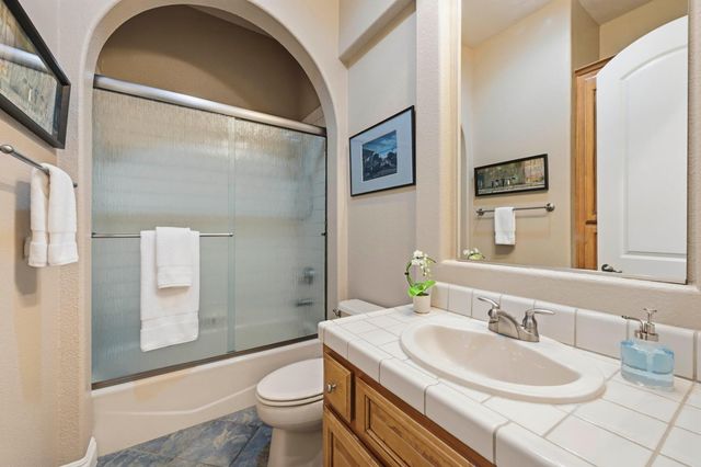 8720 Oakmere Ct, Roseville, CA 95747