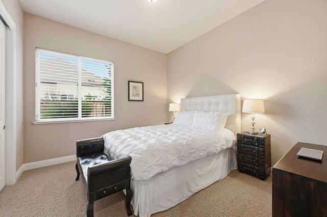 8720 Oakmere Ct, Roseville, CA 95747