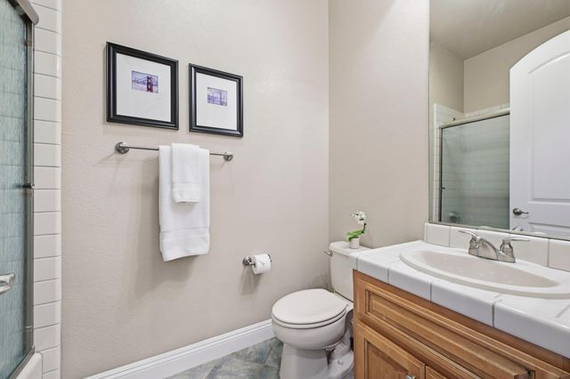 8720 Oakmere Ct, Roseville, CA 95747