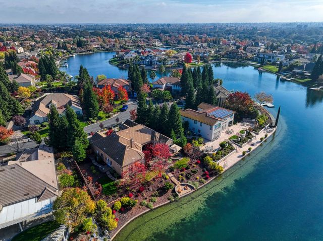 8720 Oakmere Ct, Roseville, CA 95747