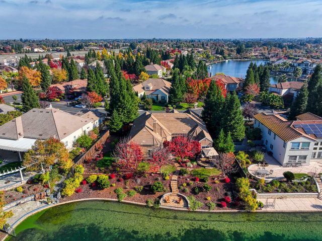 8720 Oakmere Ct, Roseville, CA 95747