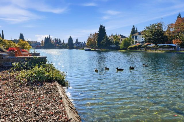 8720 Oakmere Ct, Roseville, CA 95747