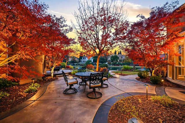 8720 Oakmere Ct, Roseville, CA 95747